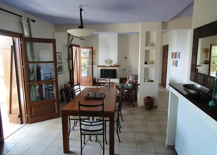 Amazing Seaside In The Location דירה *