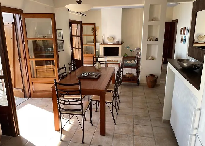 Amazing Seaside In The Location דירה *