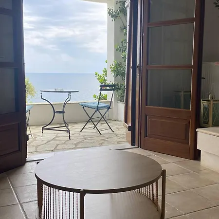 Amazing Seaside In The Location Appartamento